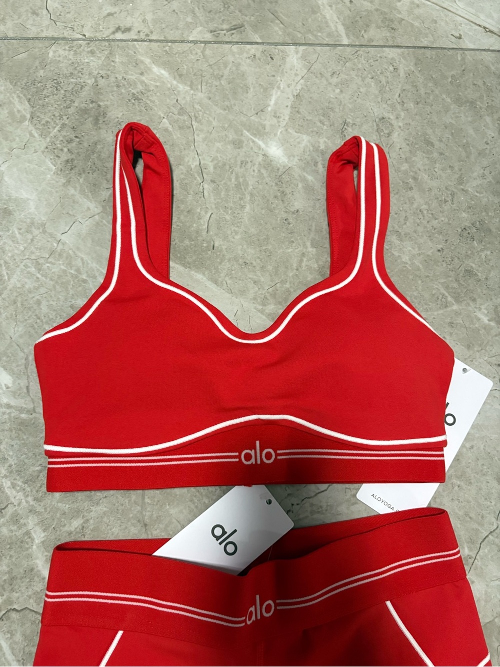 ALO Yoga Red Sculpting Leggings & Sports Bra Set with White Piping - Picture 2 of 5
